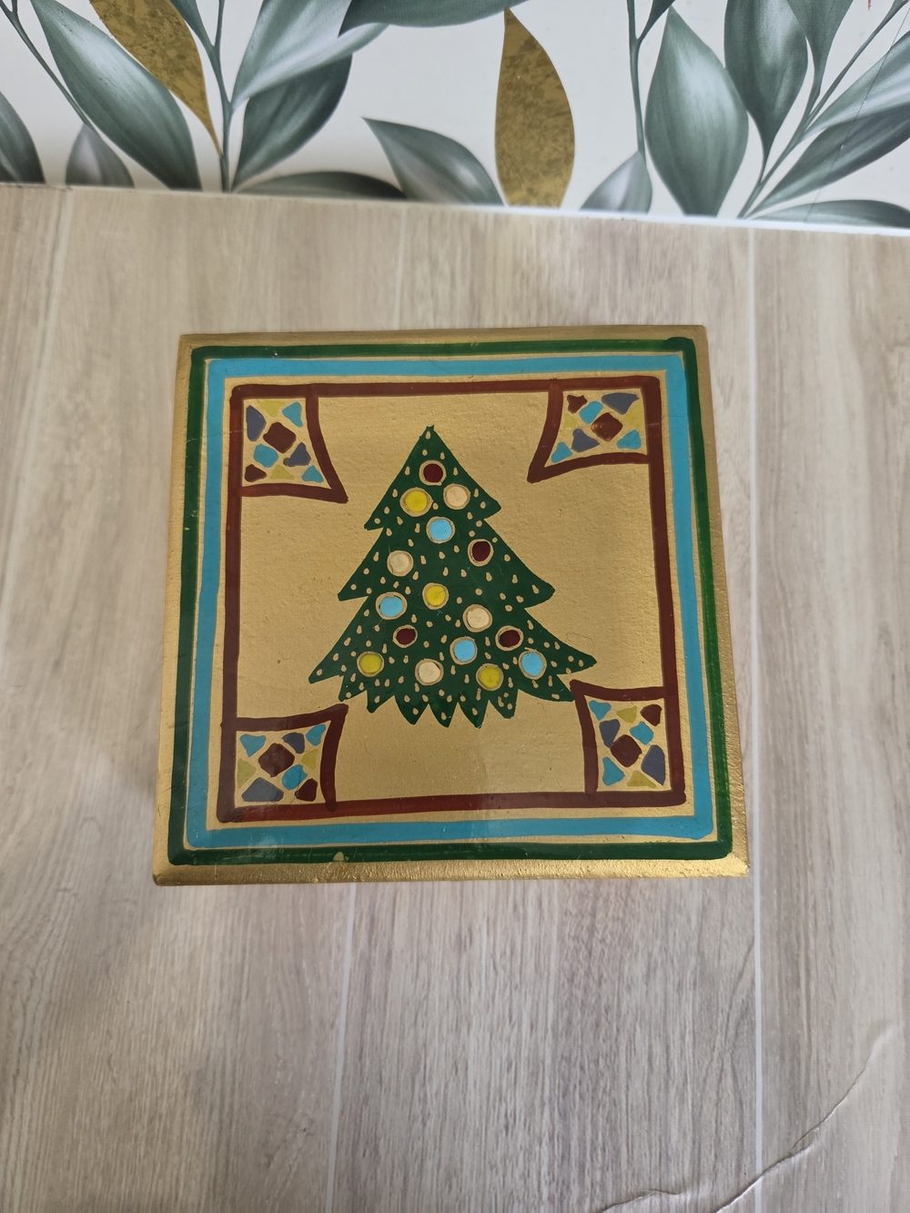 Foreside Handmade in India Holiday Coaster Set of 6 Lacquer Box Christmas Tree